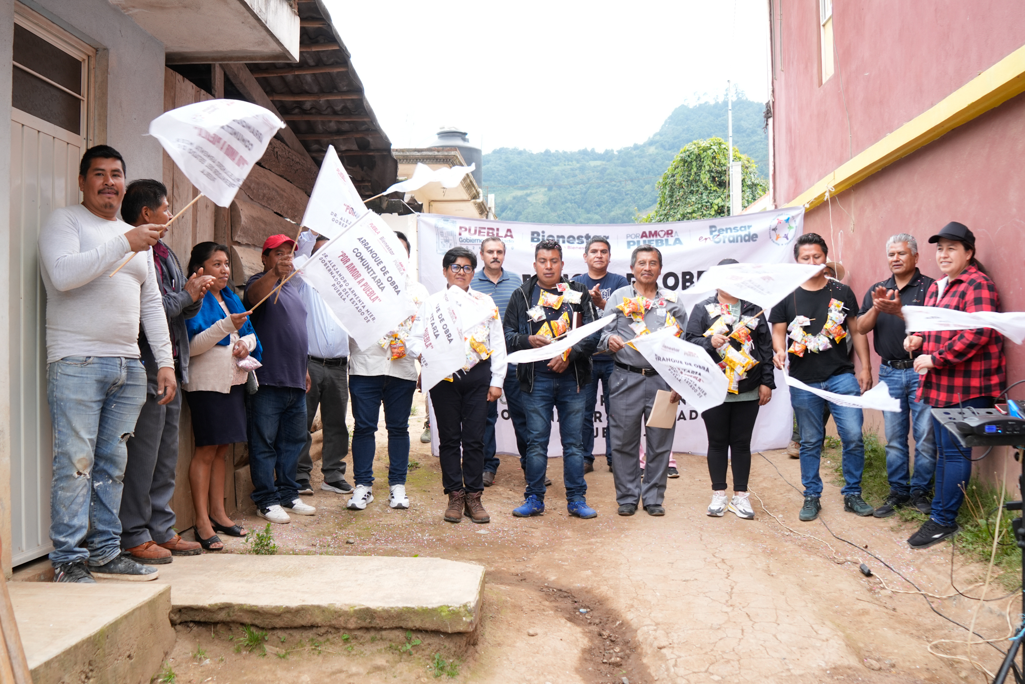 Arranque de siete importantes Obras Comunitarias en beneficio de las Localidades de Zacapoaxtla.