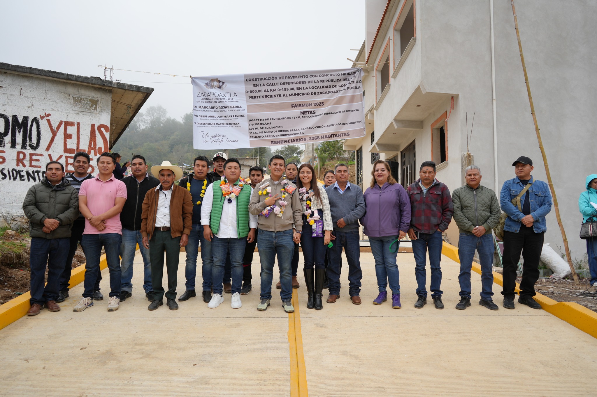 Margarito Rojas Parra inaugura Calle Defensores de la Republica en Comaltepec.